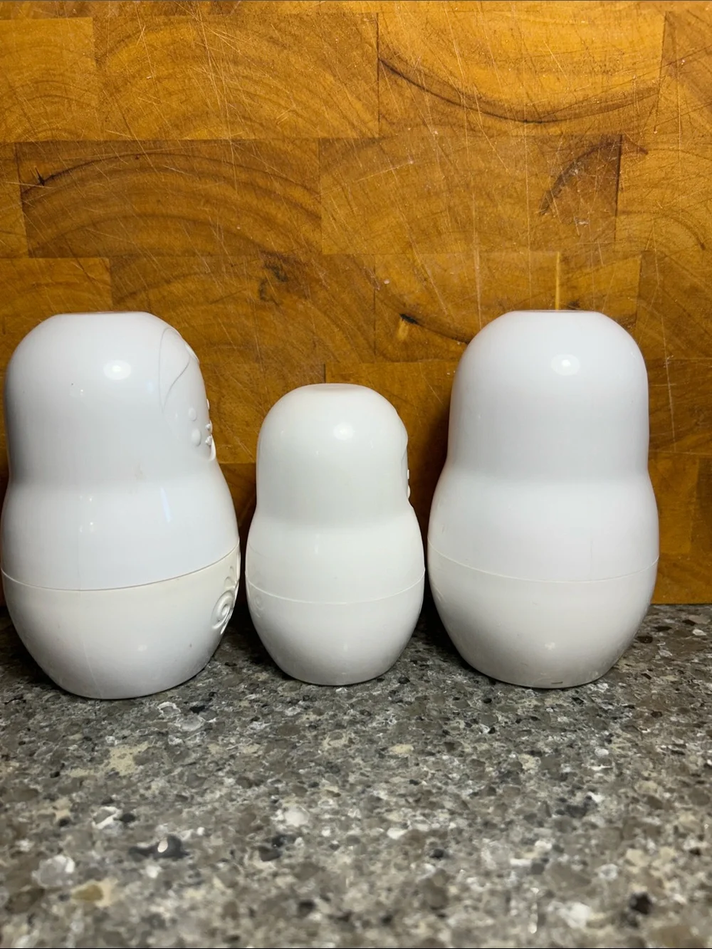 3 Nesting dolls measuring cups